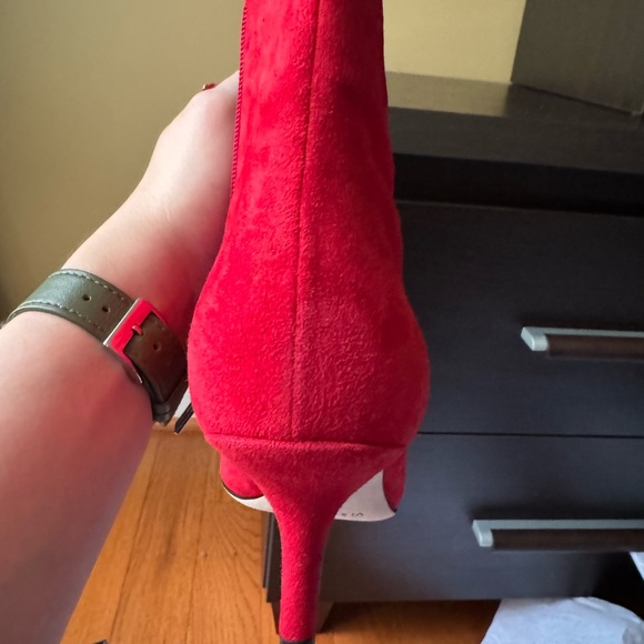 NIB Via Spiga Maggie Suede Ankle Bootie Red Size 10M - Picture 5 of 11